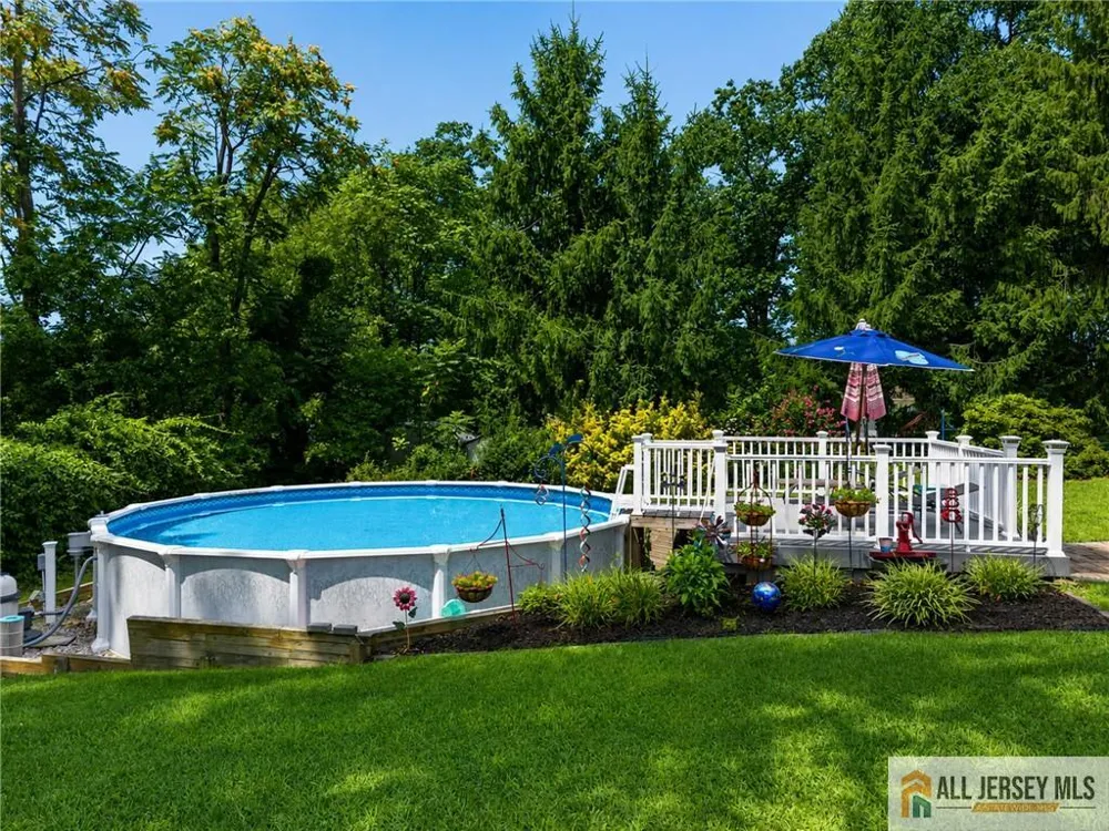 104 Pinewood Road Howell, NJ 07731