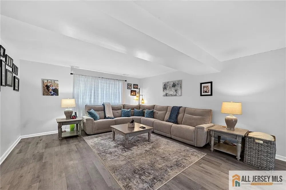 104 Pinewood Road Howell, NJ 07731