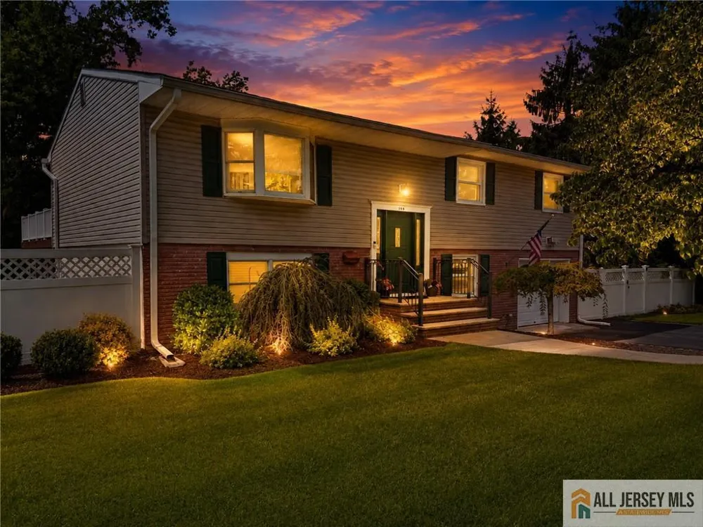 104 Pinewood Road Howell, NJ 07731
