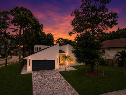 2908 NW 24th Way