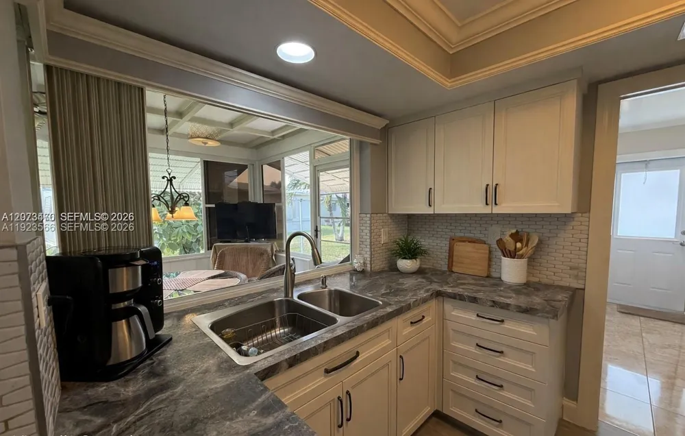 4208 NW 47th Ct Tamarac, FL 33319