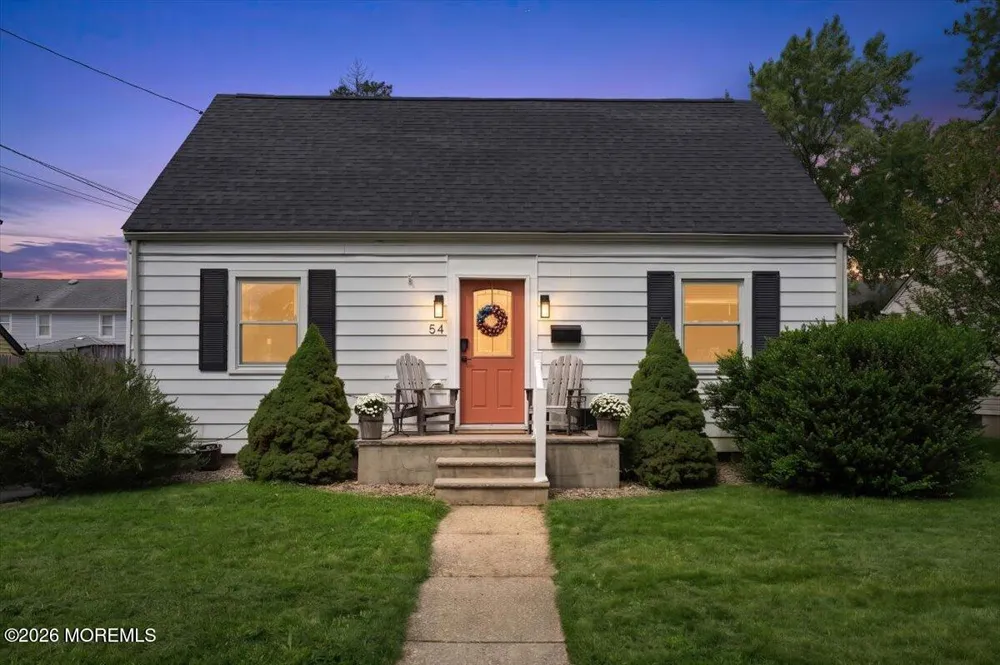 54 Chingarora Avenue Keyport, NJ 07735