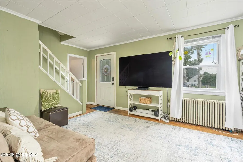 54 Chingarora Avenue Keyport, NJ 07735