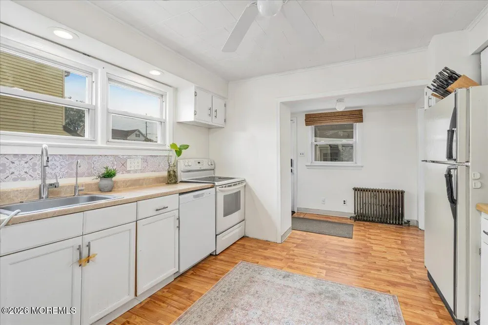 54 Chingarora Avenue Keyport, NJ 07735