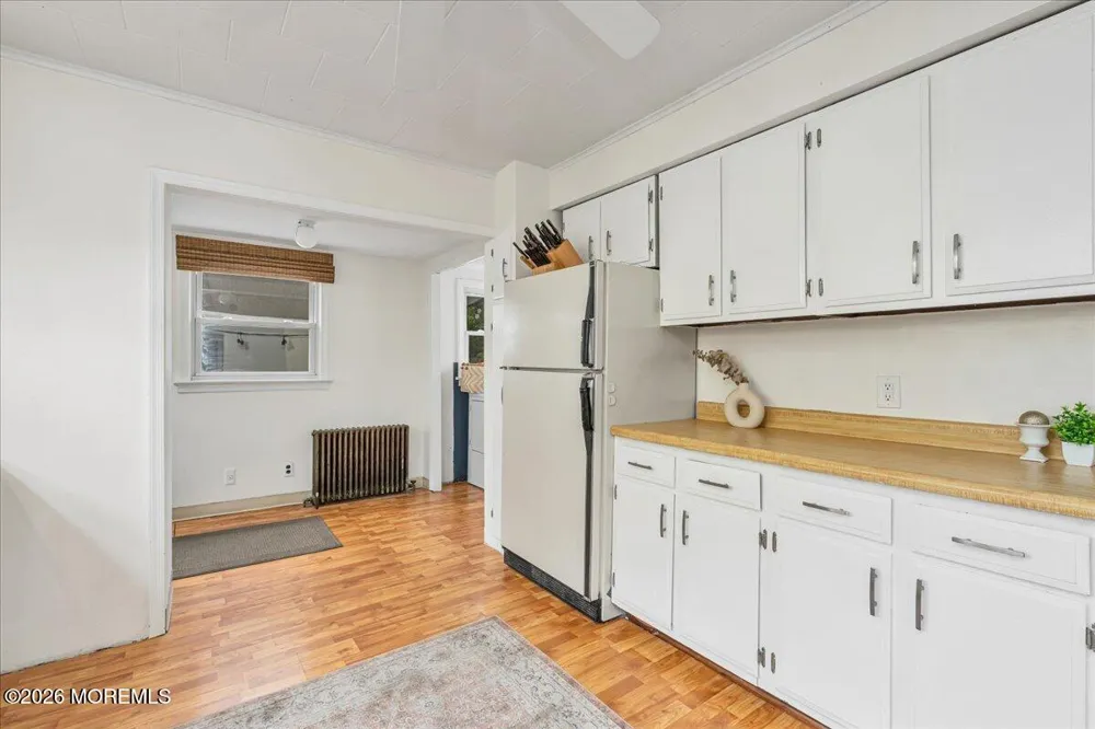 54 Chingarora Avenue Keyport, NJ 07735