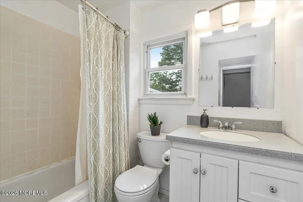 54 Chingarora Avenue Keyport, NJ 07735