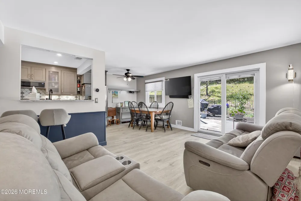 6 Swan Road Howell, NJ 07731