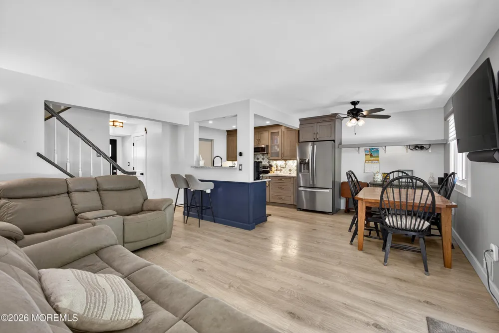 6 Swan Road Howell, NJ 07731