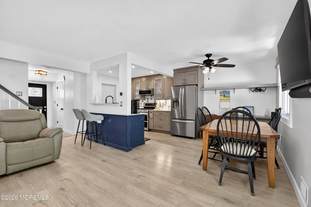 6 Swan Road Howell, NJ 07731