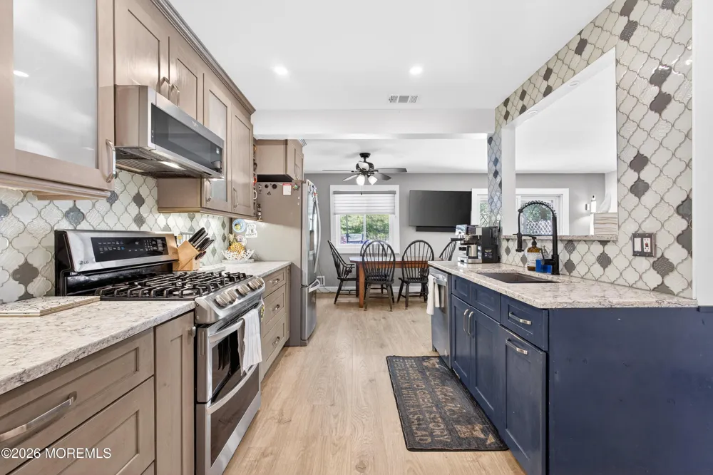 6 Swan Road Howell, NJ 07731