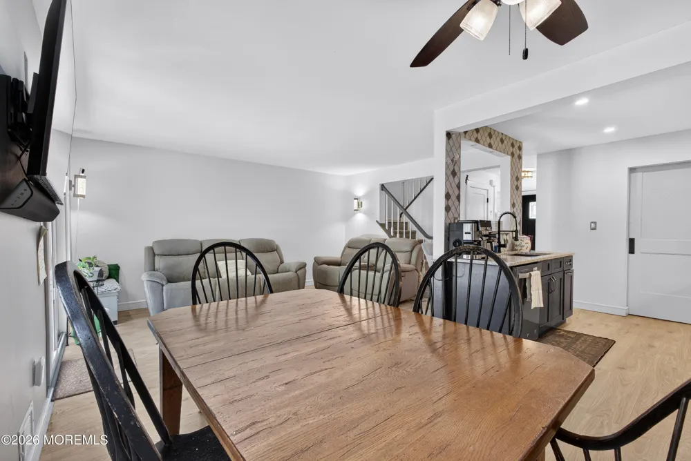 6 Swan Road Howell, NJ 07731
