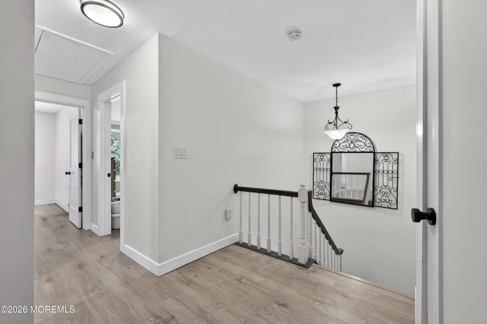 6 Swan Road Howell, NJ 07731