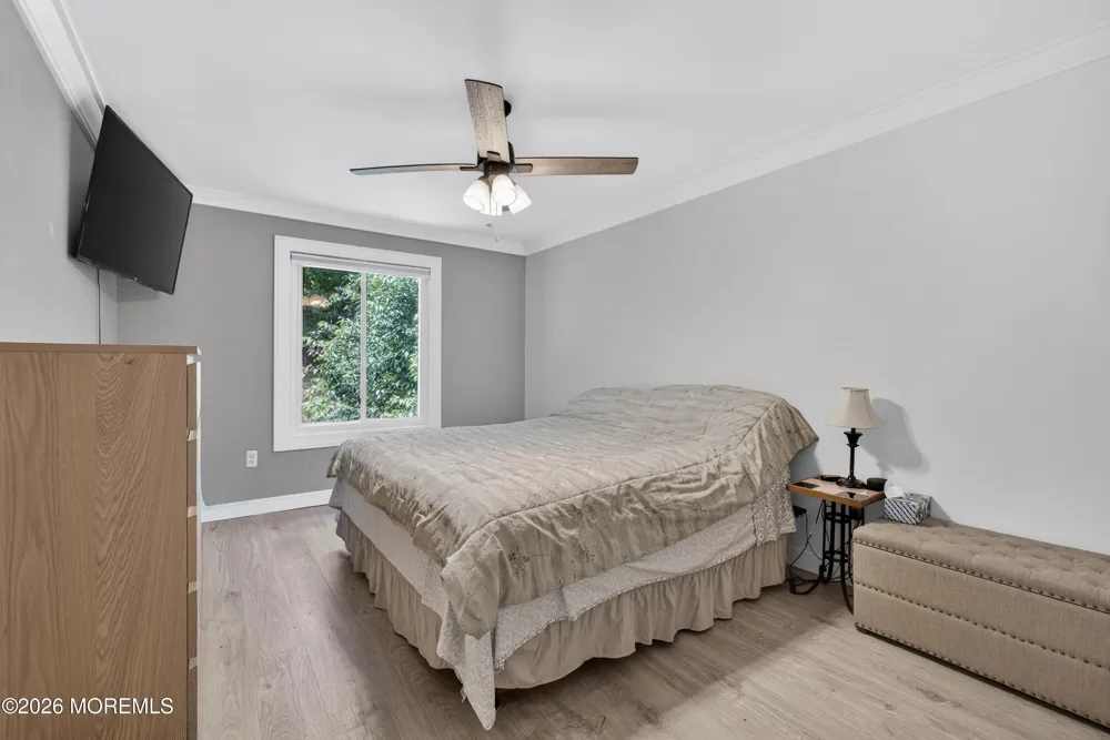 6 Swan Road Howell, NJ 07731