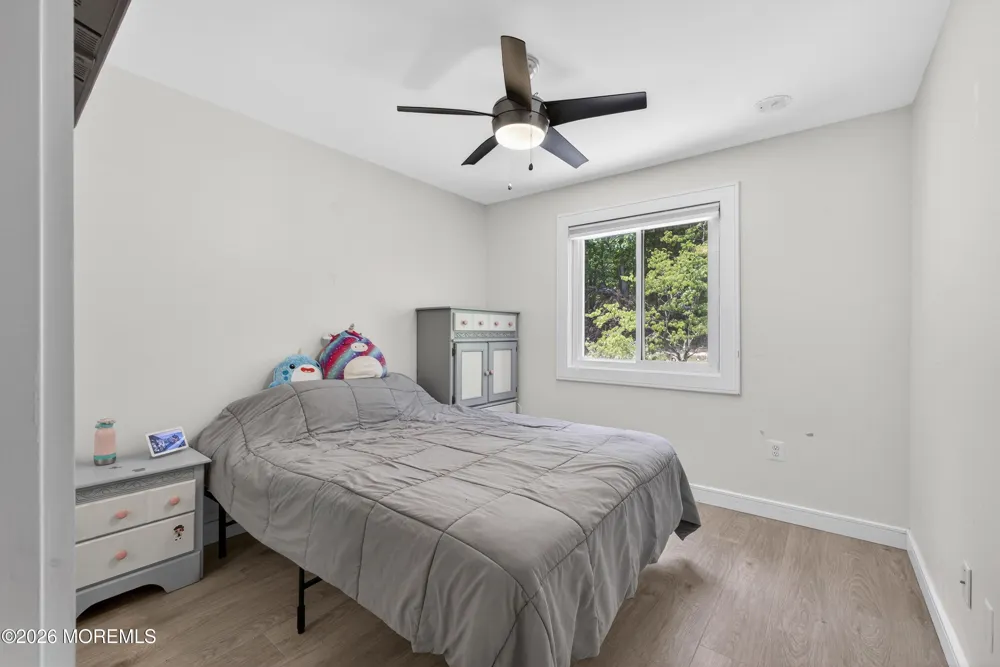 6 Swan Road Howell, NJ 07731
