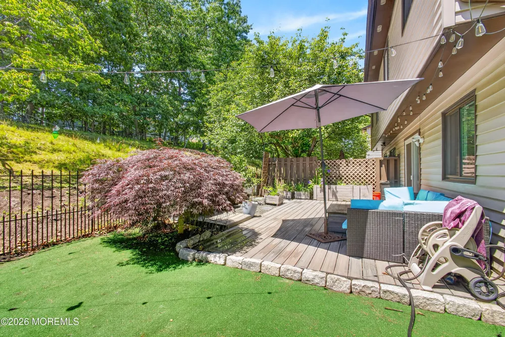 6 Swan Road Howell, NJ 07731