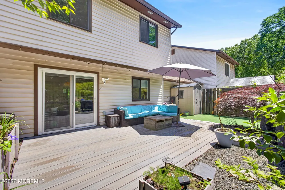 6 Swan Road Howell, NJ 07731