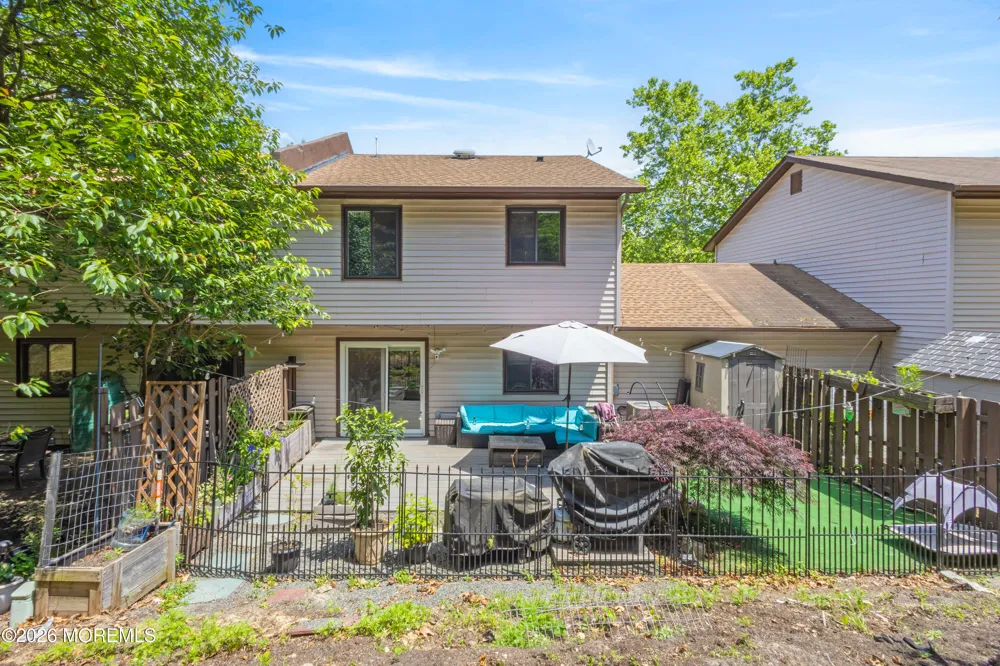 6 Swan Road Howell, NJ 07731