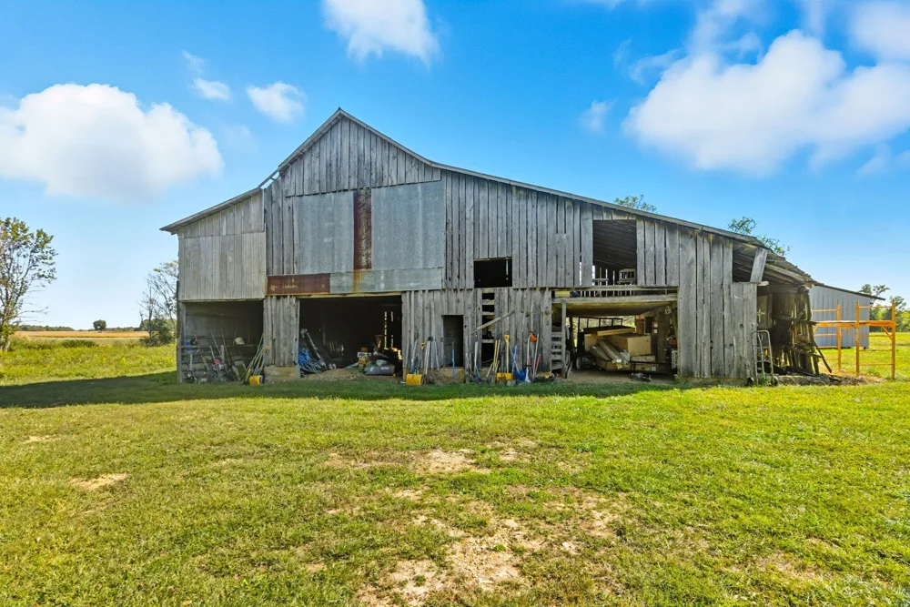 795 White Rd Portland, TN 37148