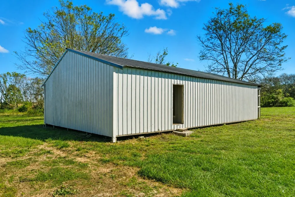 795 White Rd Portland, TN 37148