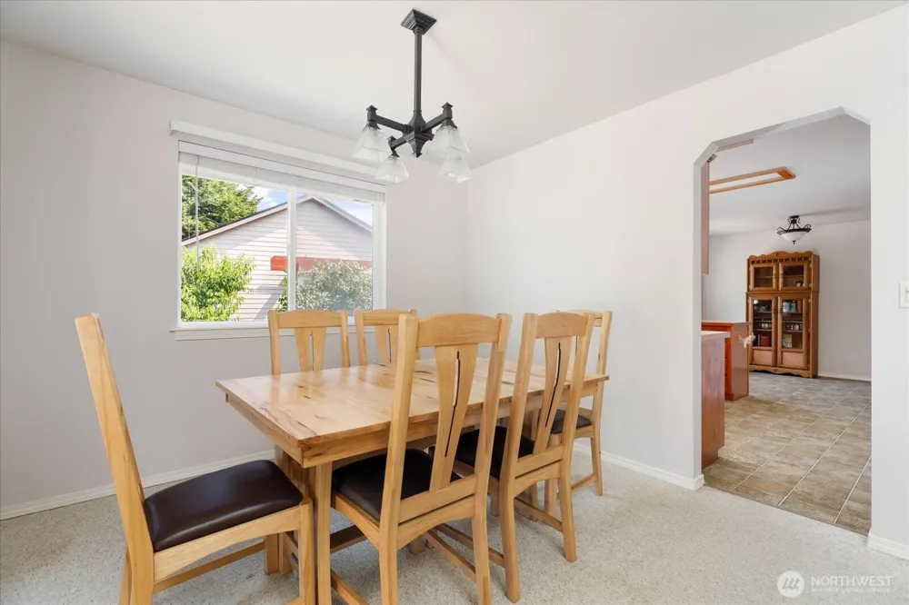 2042 Doe Drive Oak Harbor, WA 98277