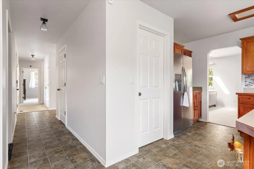 2042 Doe Drive Oak Harbor, WA 98277