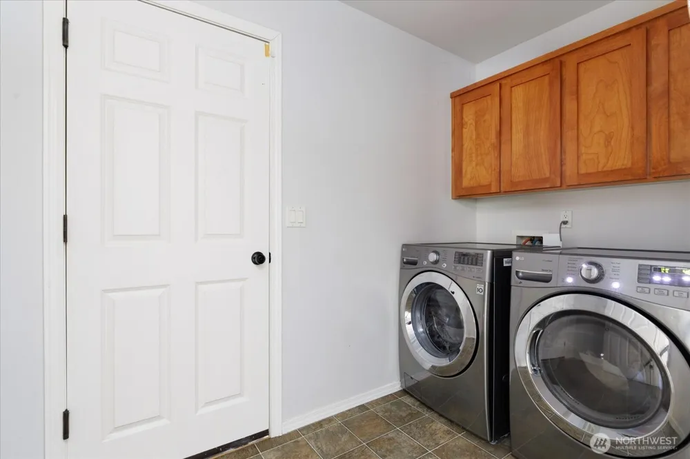 2042 Doe Drive Oak Harbor, WA 98277