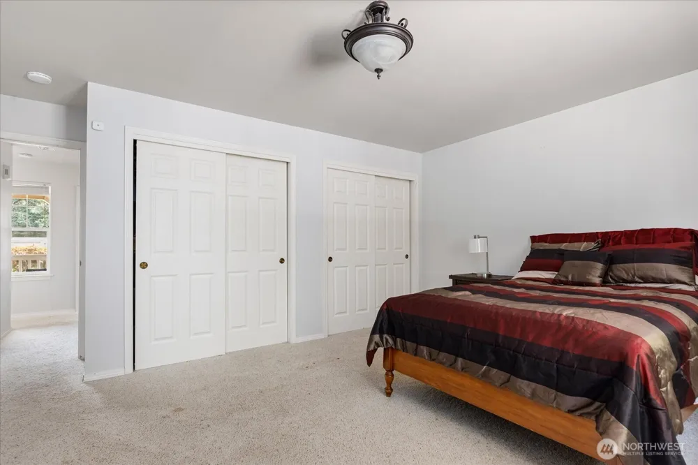 2042 Doe Drive Oak Harbor, WA 98277
