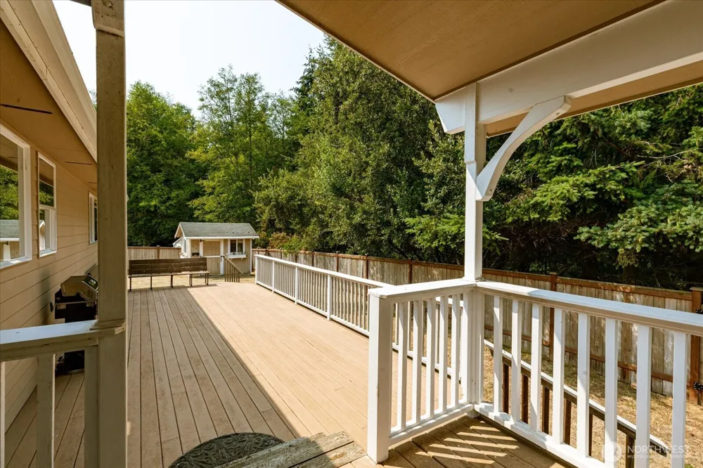 2042 Doe Drive Oak Harbor, WA 98277
