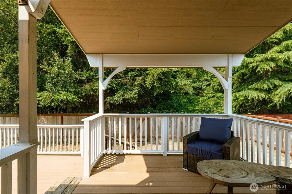 2042 Doe Drive Oak Harbor, WA 98277