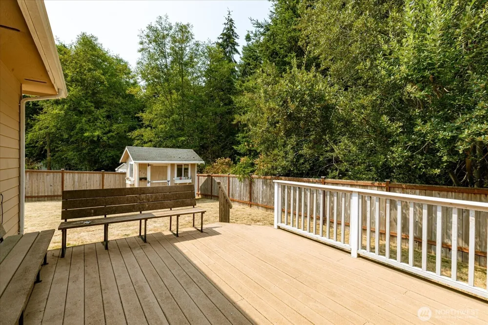 2042 Doe Drive Oak Harbor, WA 98277