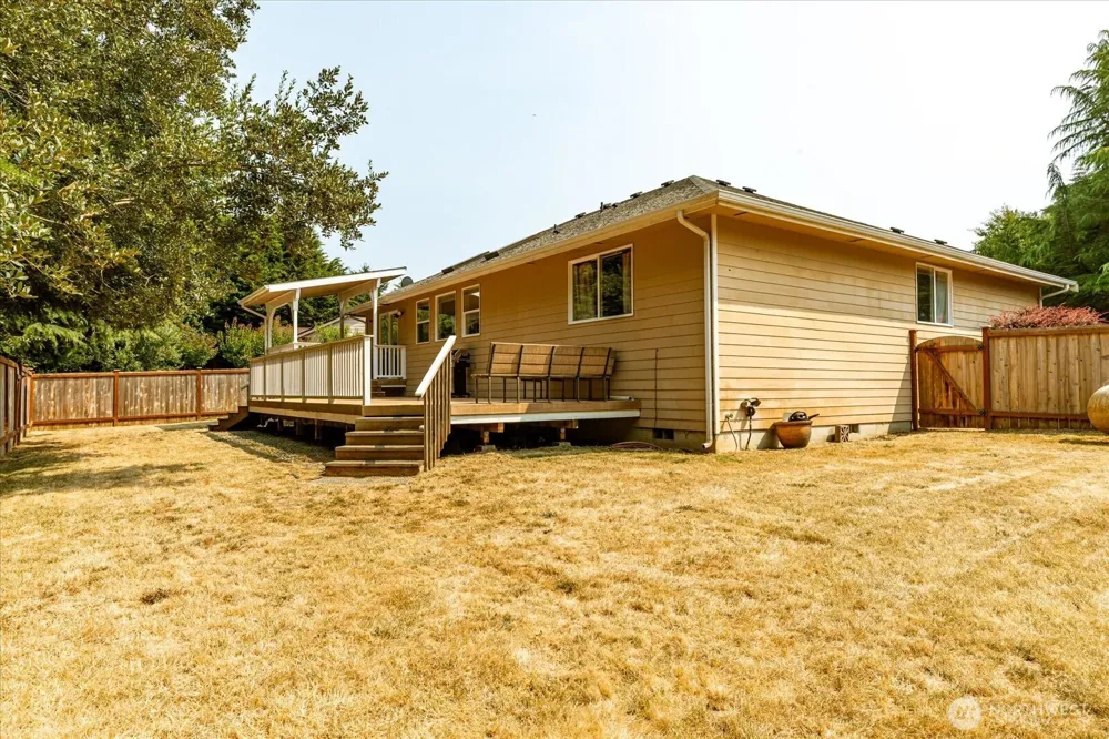 2042 Doe Drive Oak Harbor, WA 98277
