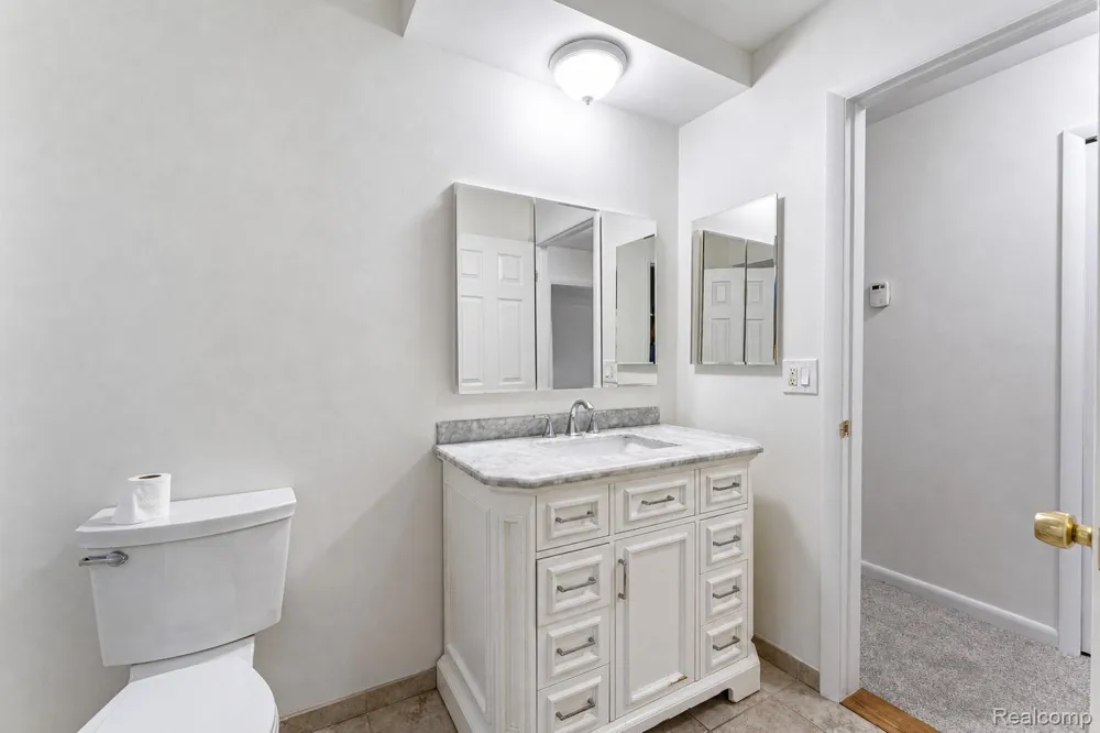 201 Charterhouse Drive Canton Charter Township, MI 48188