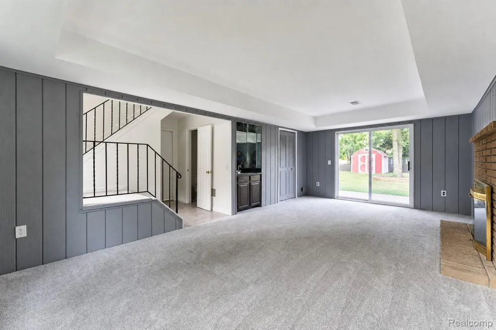 201 Charterhouse Drive Canton Charter Township, MI 48188