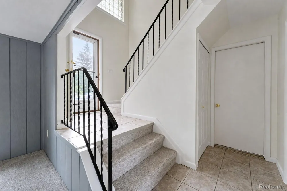 201 Charterhouse Drive Canton Charter Township, MI 48188