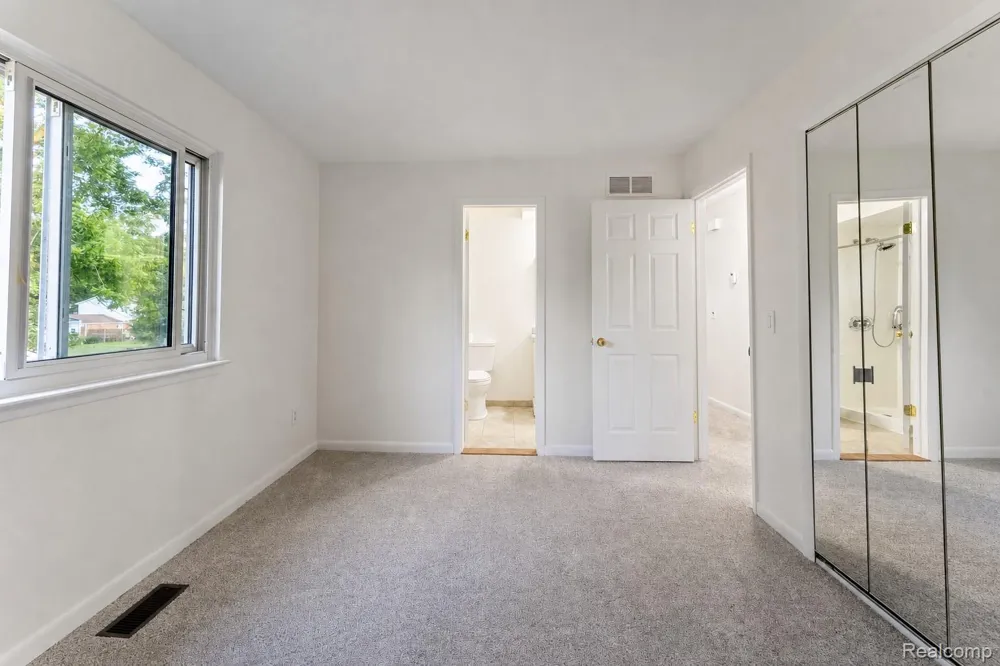 201 Charterhouse Drive Canton Charter Township, MI 48188