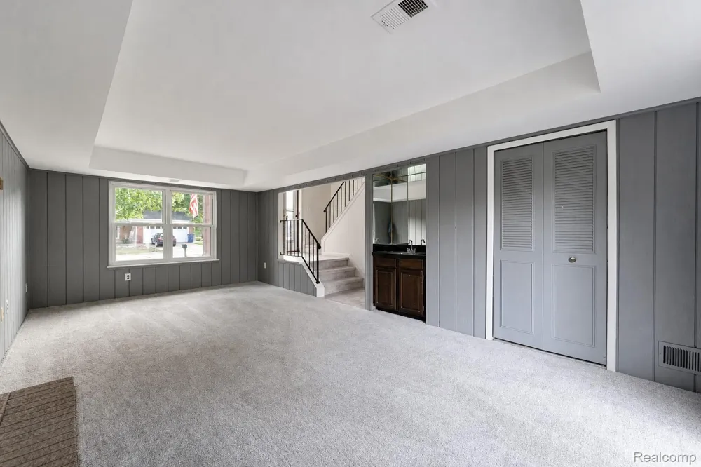 201 Charterhouse Drive Canton Charter Township, MI 48188