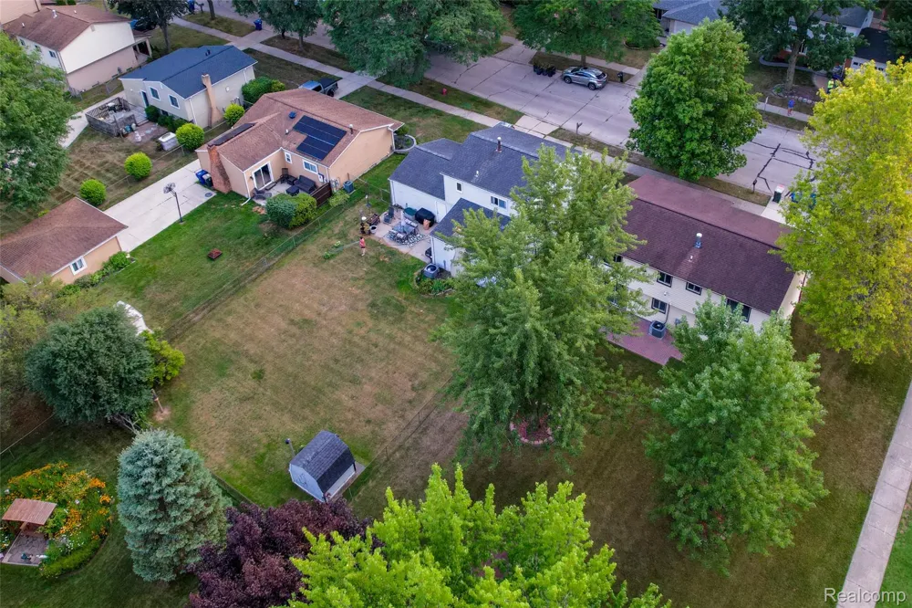 201 Charterhouse Drive Canton Charter Township, MI 48188