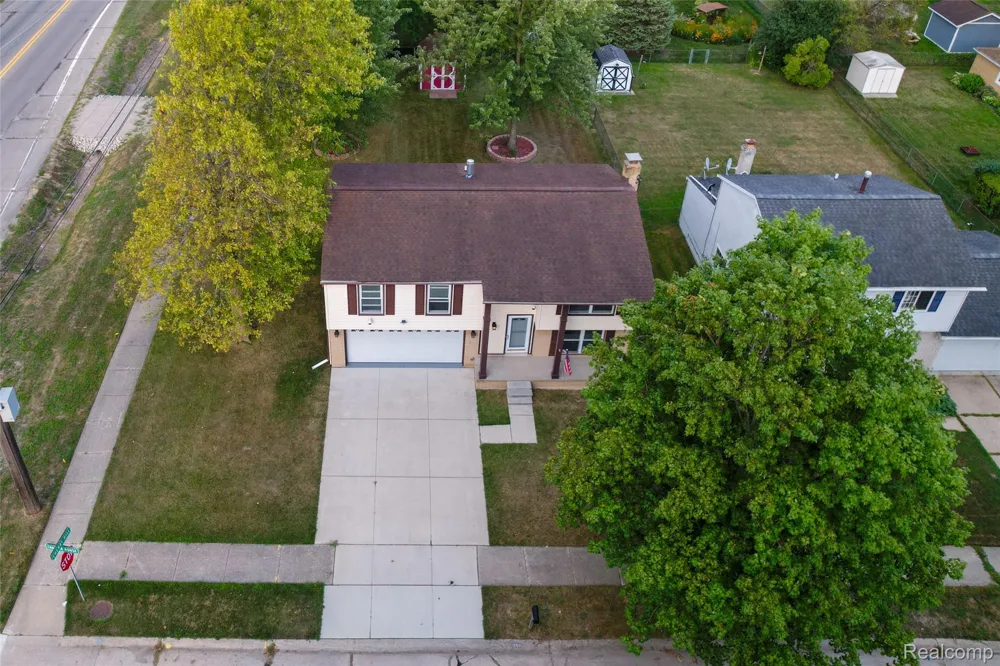 201 Charterhouse Drive Canton Charter Township, MI 48188