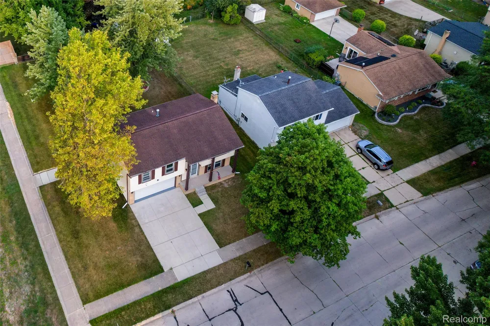 201 Charterhouse Drive Canton Charter Township, MI 48188