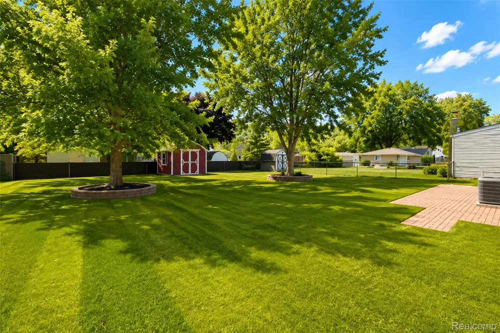 201 Charterhouse Drive Canton Charter Township, MI 48188