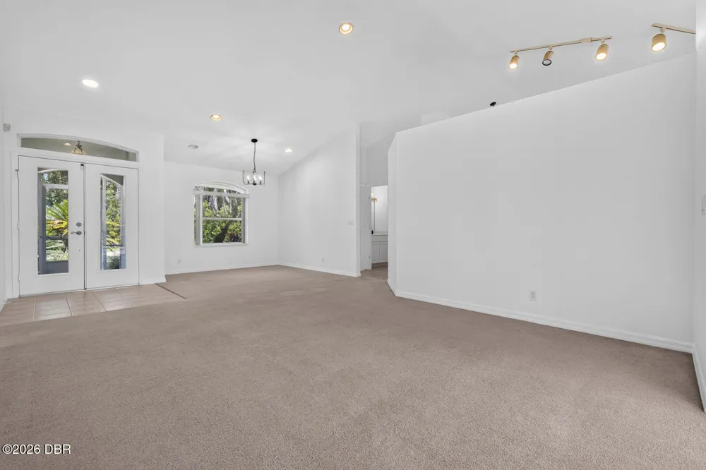 10 Burbank Drive Palm Coast, FL 32137