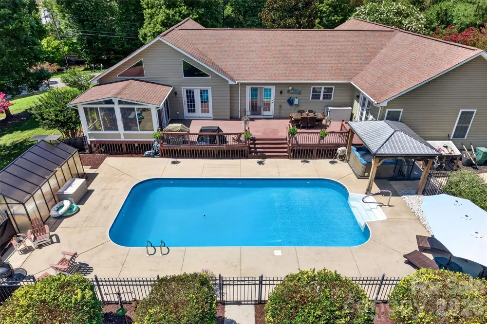 153 Folkstone Road Mooresville, NC 28117