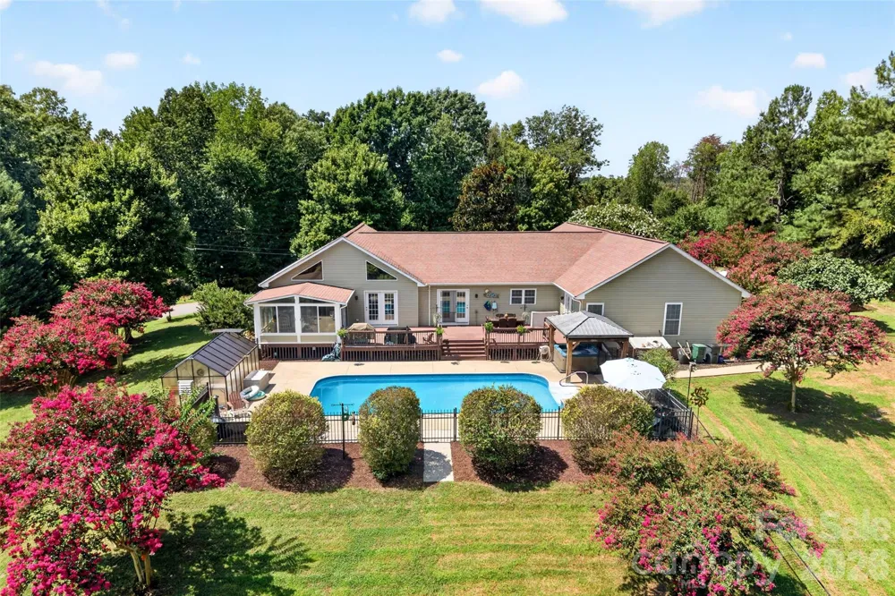 153 Folkstone Road Mooresville, NC 28117