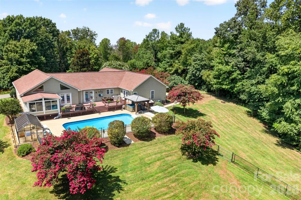 153 Folkstone Road Mooresville, NC 28117