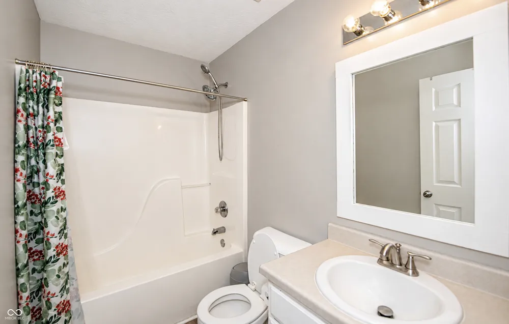 13246 Golden Ash Court Fishers, IN 46038