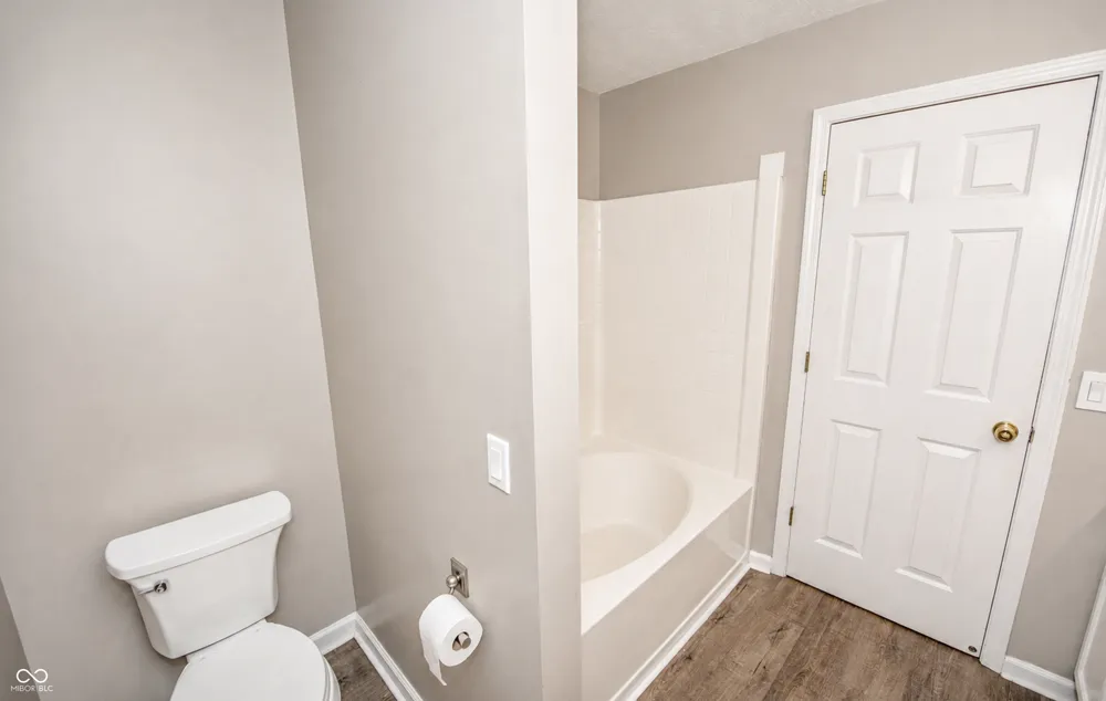 13246 Golden Ash Court Fishers, IN 46038