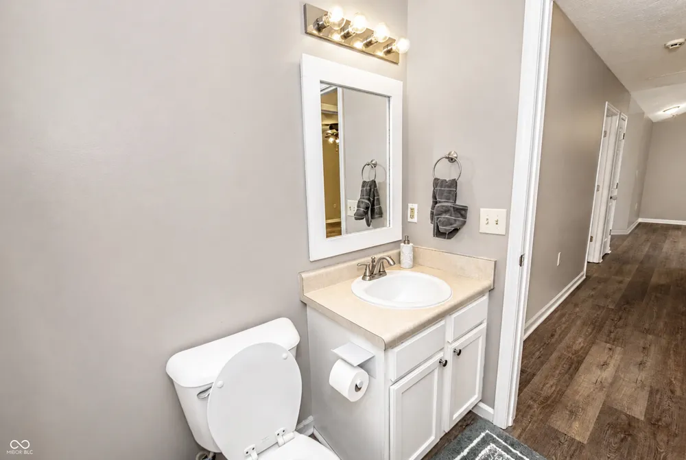 13246 Golden Ash Court Fishers, IN 46038