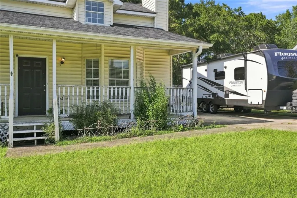 2152 Red Rose Lane Loganville, GA 30052