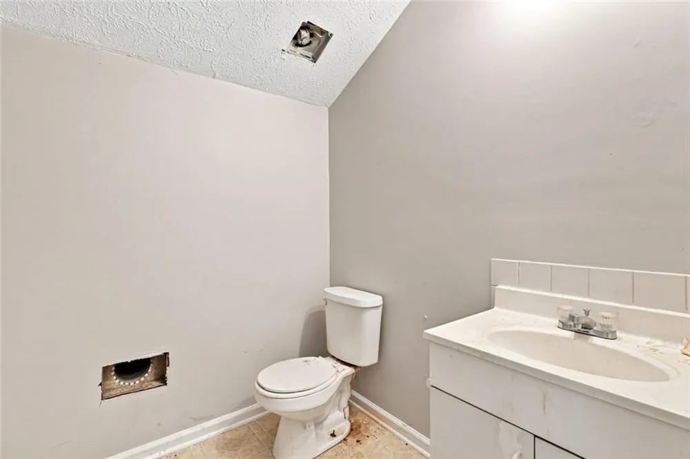 2152 Red Rose Lane Loganville, GA 30052