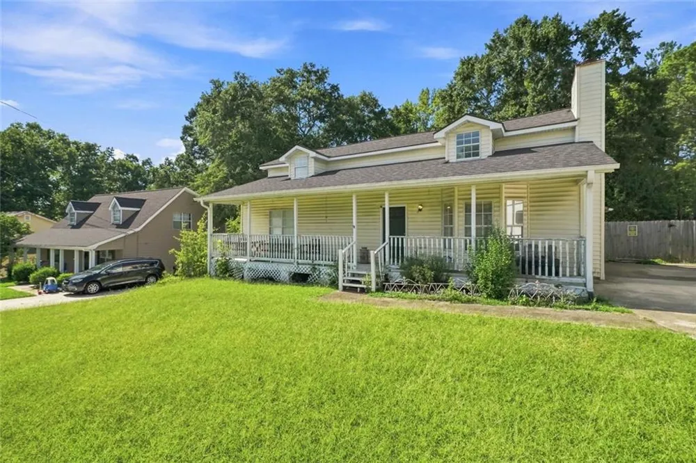 2152 Red Rose Lane Loganville, GA 30052